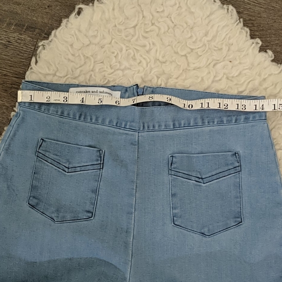 NWT ~ CUPCAKES & CASHMERE Ruffled Frayed Hem Jeans - Picture 7 of 9